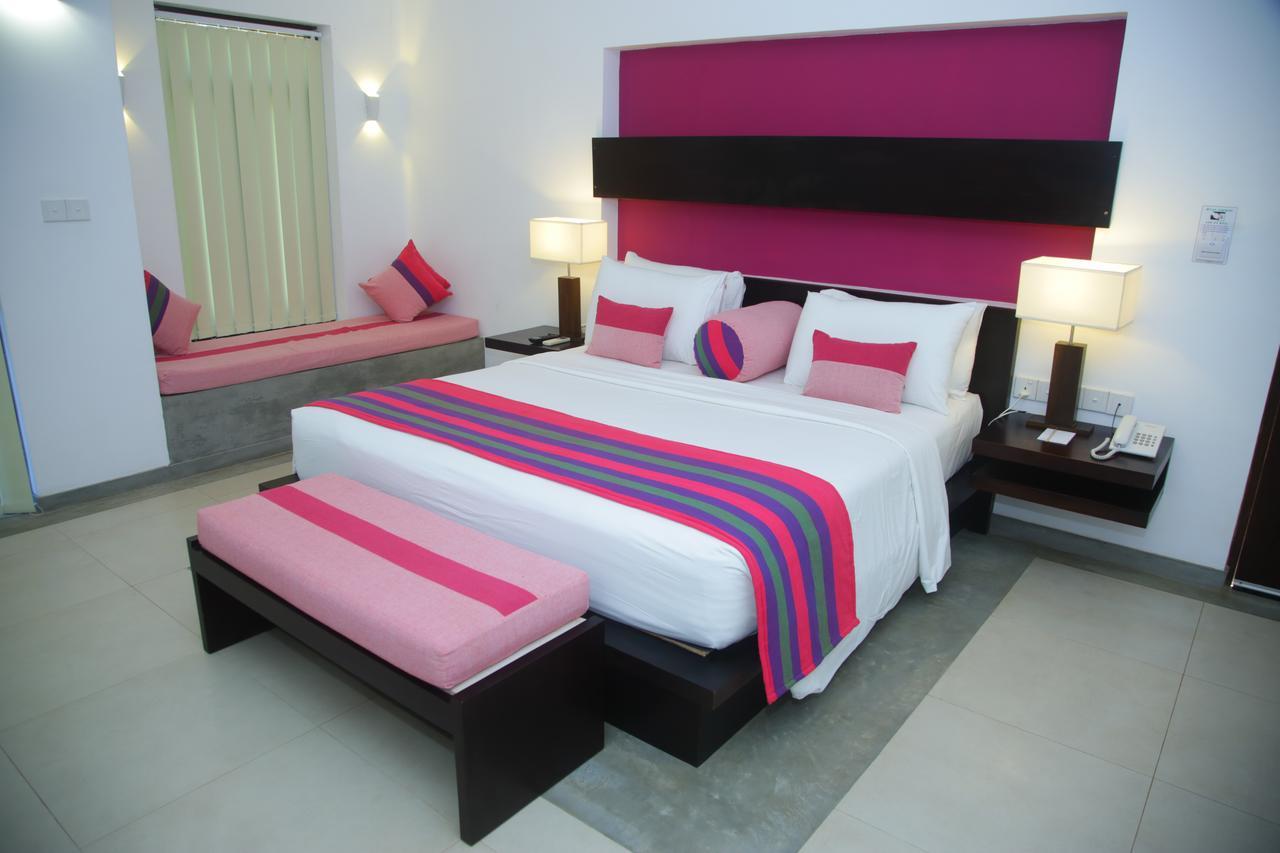 Ranna 212 Beach Resort Kahandamodara 外观 照片